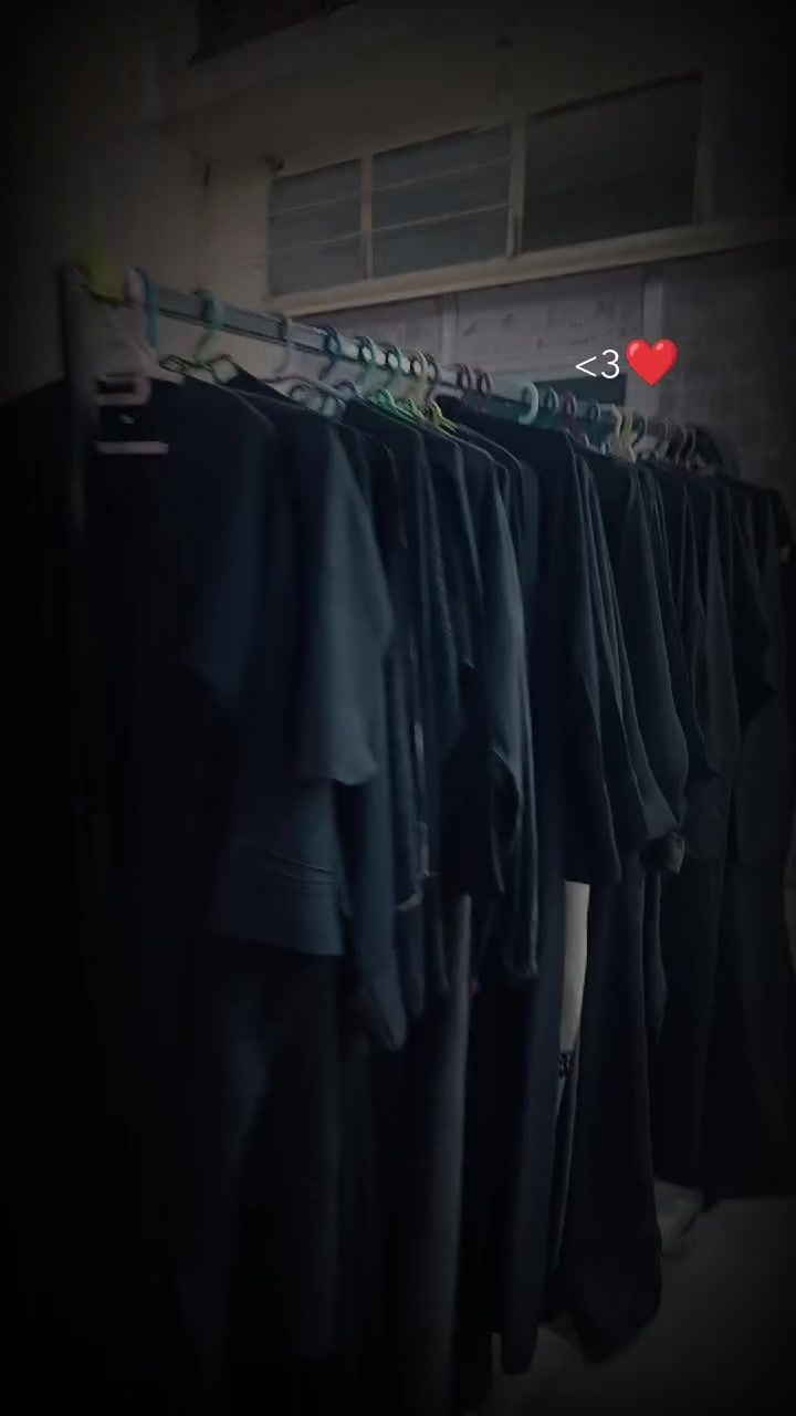 ملابس • للبيع