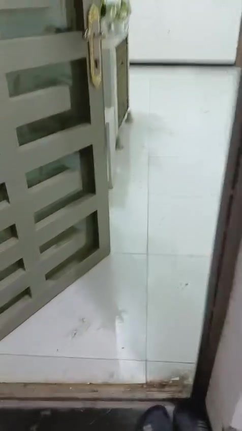 بيت للايجار مساحة ٨٥م طابقين بالاربع شوارع ايجاره ٥٠٠ الف
للاستفسار ***********
