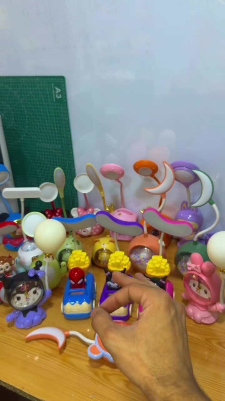 💡🌈 تشكيلة تيبلام تخبل! 😍✨

إذا تحبون القطع المميزة والملونة، هاي التشكيلة بيها مجموعة كبيرة من التيبلامات بتصاميم وأشكال وألوان مختلفة 🎀💡

🌸 أشكال كيوت وطفولية
🚗 تصاميم سيارات وشخصيات
⏰ تيبلامات بشكل ساعات وتصاميم مختلفة
💡 موديلات متعددة بأشكال مميزة وألوان حلوة

✨ مناسبة للمكتب، الدراسة، غرف الأطفال، وحتى كهدية حلوة ومميزة 🎁

والأحلى إن عندكم خيارات هواي حتى تختارون الشكل اللي يعجبكم 😍

📩 للحجز أو الاستفسار راسلونا واتساب:
***********

📍 مكتبة الامتياز – حلة، شارع 60، داخل فرع مرطبات كوكيز

#مكتبة_الامتياز #تيبلام #مصابيح #قرطاسية #مستلزمات_مكتبية #هدايا

