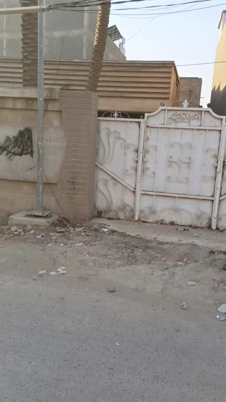 السلام عليكم بيت للبيع مساحته 489متر بناء قديم يعتبر قطعه العنوان حي شبر خلف التجاري في شارع أربعين 
علما ان واجهة البيت 15 متر طابو ملك صرف تفاصيل اكثر *********** بي واتساب
