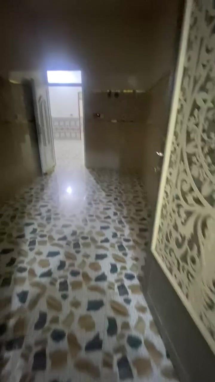 يوجد مشتمل للإيجار الفلوجه حي الشهداء قرب شارع علي النجيه مشتمل طابقين غرفتين نوم وصالة ومطبخ وحمام واستقبال بدل ايجار ٣٠٠ الف اتصال 📞 *********** 📞وتساب ***********
