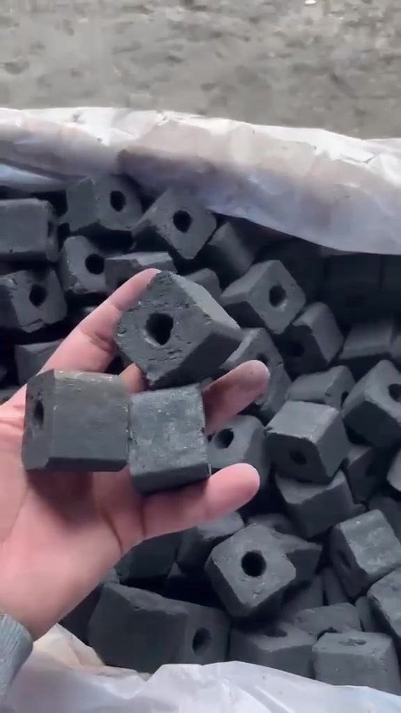 💥 فحم "جانبو مابيو" – الجودة العالية والاشتعال الذي يدوم! 💥
إذا كنت تبحث عن أفضل جودة فحم للأراجيل (الناركيلة) والاستخدام المنزلي، فحم جانبو مابيو هو الخيار المثالي لك!
⭐ مميزات المنتج:
 نوعية ممتازة: متوفر  لتلبية جميع احتياجاتك.
 اشتعال طويل: يضمن لك جلسات طويلة تدوم لأكثر من 90 دقيقة متواصلة.
 نكهة أصلية: لا يؤثر إطلاقاً على طعم الناركيلة، ويحافظ على النكهة التي تحبها.
 نظافة فائقة: رماد قليل جداً لتجربة أنظف وأسهل.

  الكرتونة (12 كغم): 
 
📲 للطلب ، اتصل بنا الآن على:
📞 ***********

