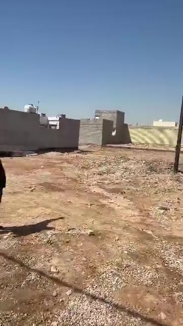 السلام عليكم ورحمة الله وبركاته يوجد لدينا قطعة أرض طابو زراعي سكني للبيع المساحة ١٢٦م الواجه ٧ م والنزال ١٨م المكان حي السياسين الزراعي للبيع للإستفسار الاتصال على الرقم ***********اوعلى الرقم *********** اومراجعة مكتبنا الواقع على الشارع الرئيسي للخماس مقابل مستشفى الخماس وباقي التفاصيل موضحة في الفيديو

نص مكتوب في الصور:
- مكتب سيد فيصل للعقار بيع وشراء قطع الاراضي السكنيه والزراعية العنوان مقابل مستشفى الخماس *********** ***********
