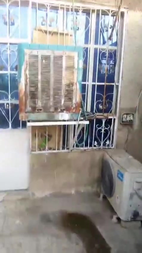 مشتمل للبيع مساحه ١٠٠م واجه ٥ نزال ٢٠ طابقين يحتوي على استقبال مطبخ نوم ٣ كراج حي الجهاد الامانه قريب الشارع التجاري مقابل ساحه 

الاتصال ***********
واتساب ***********

