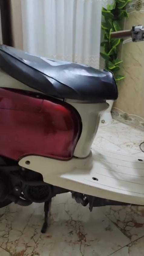 مصريه للبيع كامله اي نقص مابيها ما عده الباتري فحل قفل اكسن تفاصيل خاص ***********
