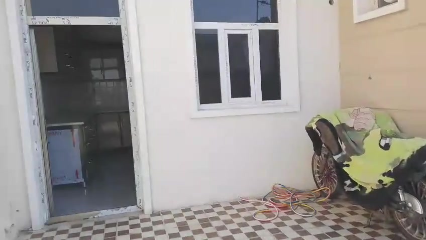بيت المساحه ٢٠٠ متر الوجه ١٠ في ٢٠ طابق واحد للبيع مسحوب عليه من المصرف مطلوب ٩٥ مليون السعر ١٣٥ مليون تدفعون ٤٠ مليون والباقي يتحول على المشتري كل شهر ٥٥٠ الف للمصرف المكان مجمع المعموره مجاوره مجمع العدل الأحمر موقع مميز وبها مجال للتفاوض من السعر اتصال *********** اسيا كورك *********** اسماعيل الجميلي للعقار الجغيفي الثانيه عبور الجسر الجغيفي
