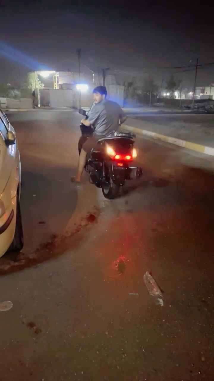 سلام عليكم سلفر ونج مكينه 400 مكينه خير من الله نقص بس شخوط بلكفرات  
مكاني بغداد الحسينيه مال راشديه /*********** سعر خاص
