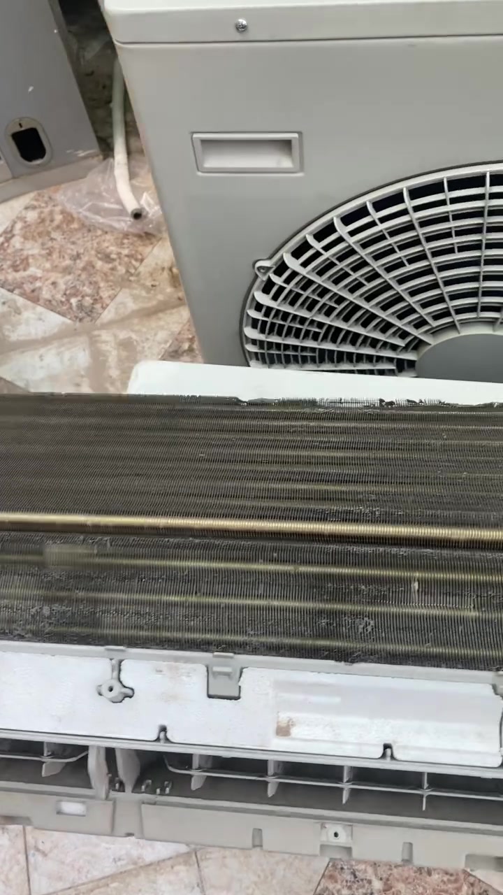راديتر كري او توسوت ٢ طن نظيف جدا 
غاز ٤١٠
للبيع ***********
