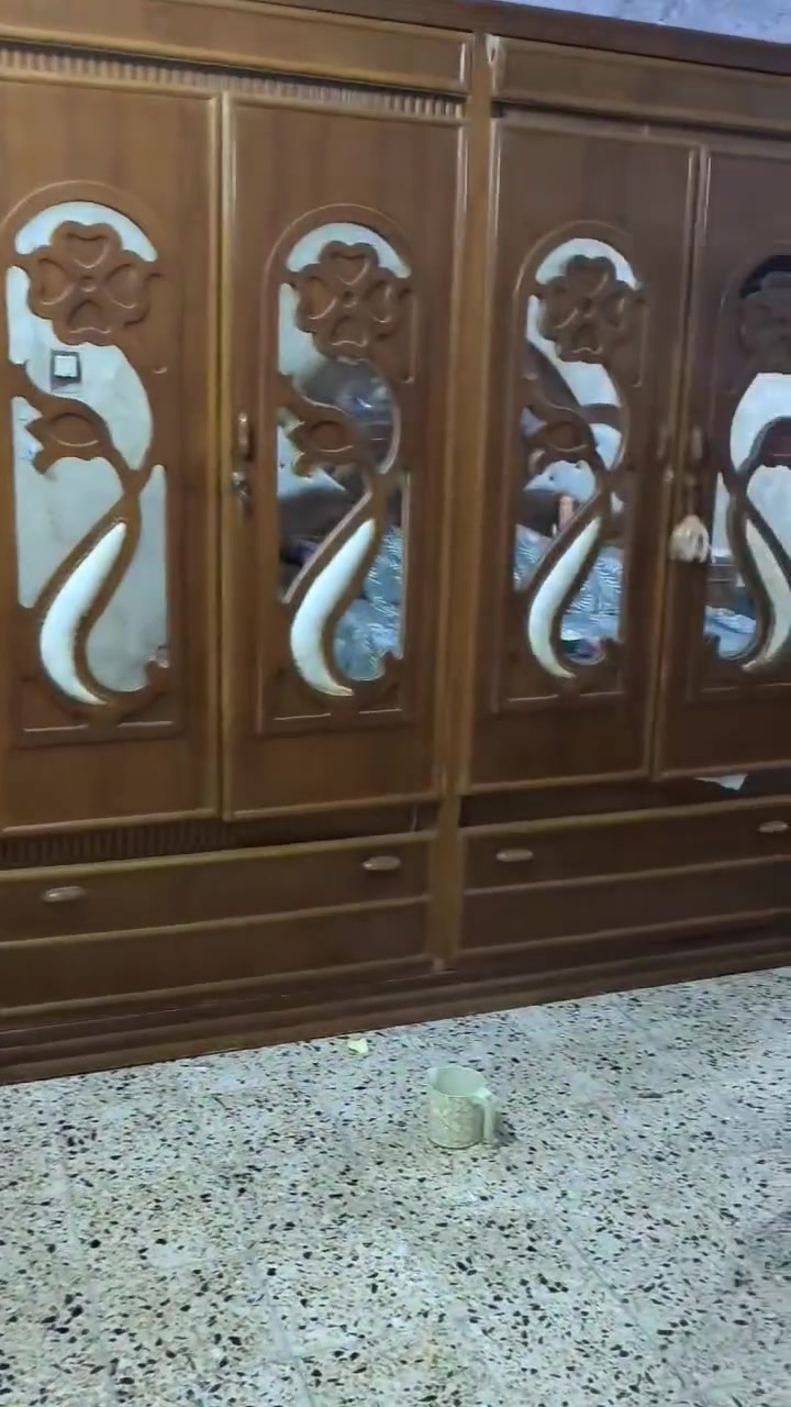 السلام عليكم
كنتور ست بيبان مع ميز مرايه
#مكان الديوانيه
***********
