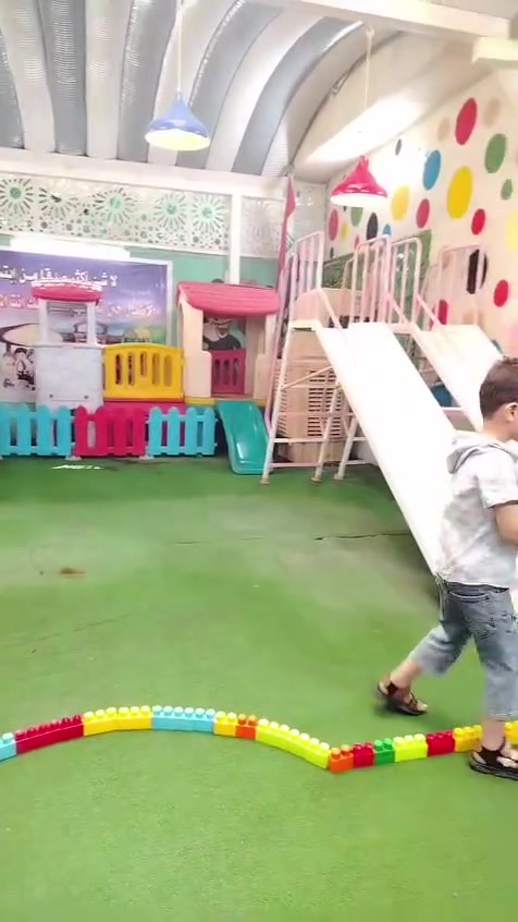 ​في روضتنا، لا نقدّم مجرد تعليم، بل نخلق بيئة ساحرة مليئة بالحب، الاكتشاف، والضحكات! نرافق أطفالكم خطوة بخطوة لبناء شخصياتهم وصقل مهاراتهم في أجواء آمنة ومحفزة. 💕✨
🎨 ما الذي يميّز روضتنا؟
​🧩 مناهج حديثة ومتطورة: نعتمد نظام  (Montessori) العالمي الذي يركز على التعليم التفاعلي، تنمية الذكاء، واستكشاف قدرات الطفل من خلال اللعب والأنشطة العملية.
​📚 تأسيس متكامل: برامج مخصصة لتأسيس الأطفال في اللغة العربية، الإنكليزية، والرياضيات بأساليب مبتكرة ومبسطة.
​🎨 أنشطة تفاعلية وفنية: ورش رسم، أشغال يدوية، وألعاب جماعية تعزز روح المشاركة والتعاون بين الأطفال.
​🛡️ بيئة آمنة ومهيأة: صفوف مجهزة بالكامل وكادر تعليمي وتربوي متخصص يحيط أطفالكم بالاهتمام والحنان.
​📢 أبواب التسجيل مفتوحة الآن للسنة الدراسية الجديدة! 🎒
المقاعد محدودة.. سارعوا بحجز مقعد لطفلكم ليكون جزءاً من عائلتنا السعيدة ومسيرتنا المتميزة.
​📍 العنوان:
الضغط - شارع 15 - قرب حسينية جعفر الصادق.
​📞 للتواصل والاستفسار:
***********
​✨ روضتنا.. بيتكُم الثاني ورعايتنا لأطفالكم لا تنتهي
​في روضتنا، لا نقدّم مجرد تعليم، بل نخلق بيئة ساحرة مليئة بالحب، الاكتشاف، والضحكات! نرافق أطفالكم خطوة بخطوة لبناء شخصياتهم وصقل مهاراتهم في أجواء آمنة ومحفزة. 💕✨
