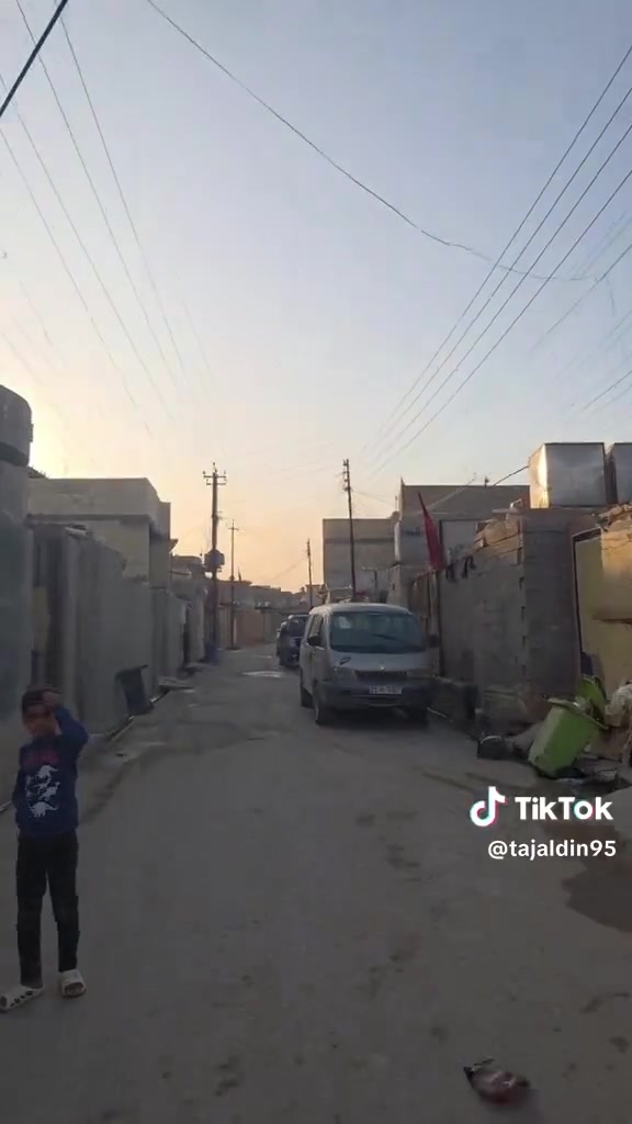 سلام عليكم بيت البيع معامل الحسينيه شارع ام داود مساحه البيت ميه وسبعين خدمات متوفره رقم الهاتف ***********
