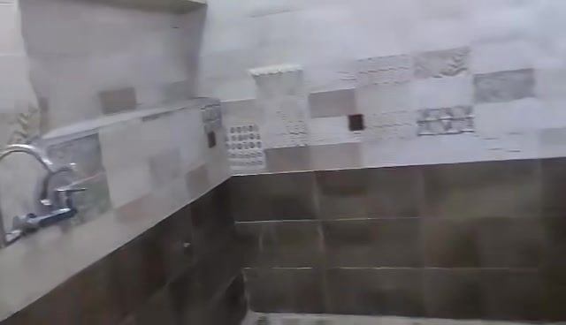 مشتمل للايجار قرب مدخل ابو  طيارة من جهة السريع . غرفة نوم داخلها خدمات + صالة +مطبخ .. واصل انترنت مع خط مولد مع ماء حار وبارد يعني ما تحتاج تربط ماطور او سخان او تانكي مي.... تصلح لعائلة صغيرة .... للاستفسار الاتصال بالرقم ***********
