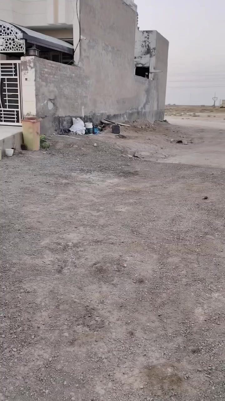 السلام عليكم
للبيع ١٠٠م بأم هليل الأولى شارعه ٢٠ قريبة على شارع بغداد تخدم الي حاب يبني شارعه سبيس وماء وكهرباء بالباب *********** واتساب
