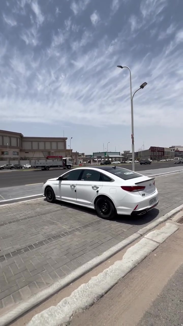 سلام عليكم 

سوناتا للبيع او مراوس بيه بنيد مبدل و جاملق اليمنه بارد 
سياره بانزين و محوره غاز 
 مكينه دوش 2400 
رقم اربيل عندي وكاله سنويه بعده لل28 
سياره فول ما عده بصمه بنراما كامله 
اي استفسار اتصل على رقم  او راسل واتساب ***********
