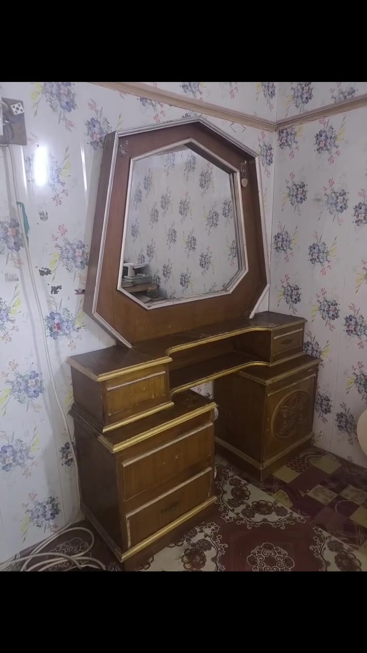 ميز مرايه • بالفاو