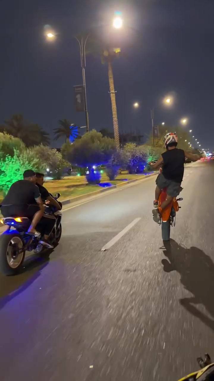 دراجه قفاز
حلوه مكينه شلعه معدل  بريك محوره بالايد رياضي
مكينه ربع ٢٥٠مديل 2024
مكاني غزاليه 
***********واتساب 
السعر 950 بيه محال بسيط حك الجيه
