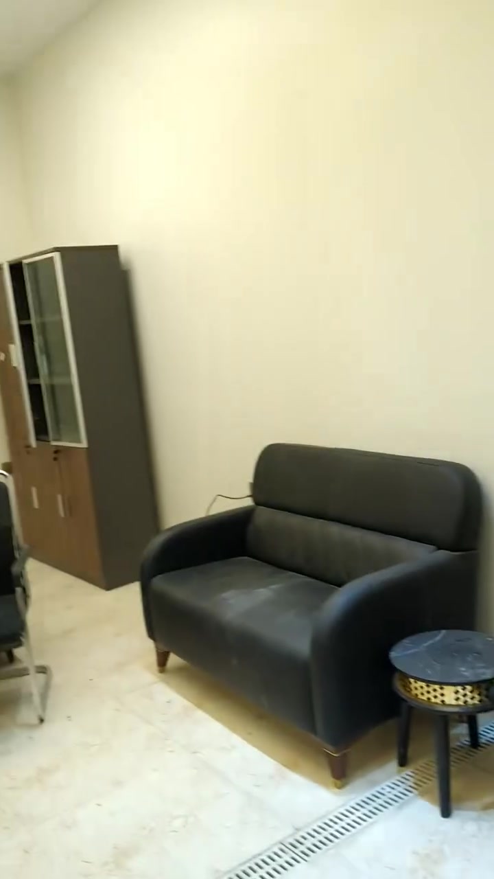 السلام عليكم خلفه سيراميك كاشي مرمر حجر بوسلاين درجه اولى شرط مهندس للتواصل *********** او ***********
