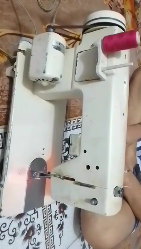 مكينة خياط بولوني خياط وزكزاك قديمه  صناعتها بولنديه
(هيا وميز الخياطه)

نظيفة جدا سعر ١٢٥الف وبيها مجال 🌹

للحجز والاستفسار راسل الصفحة أو إتصل على الرقم***********
