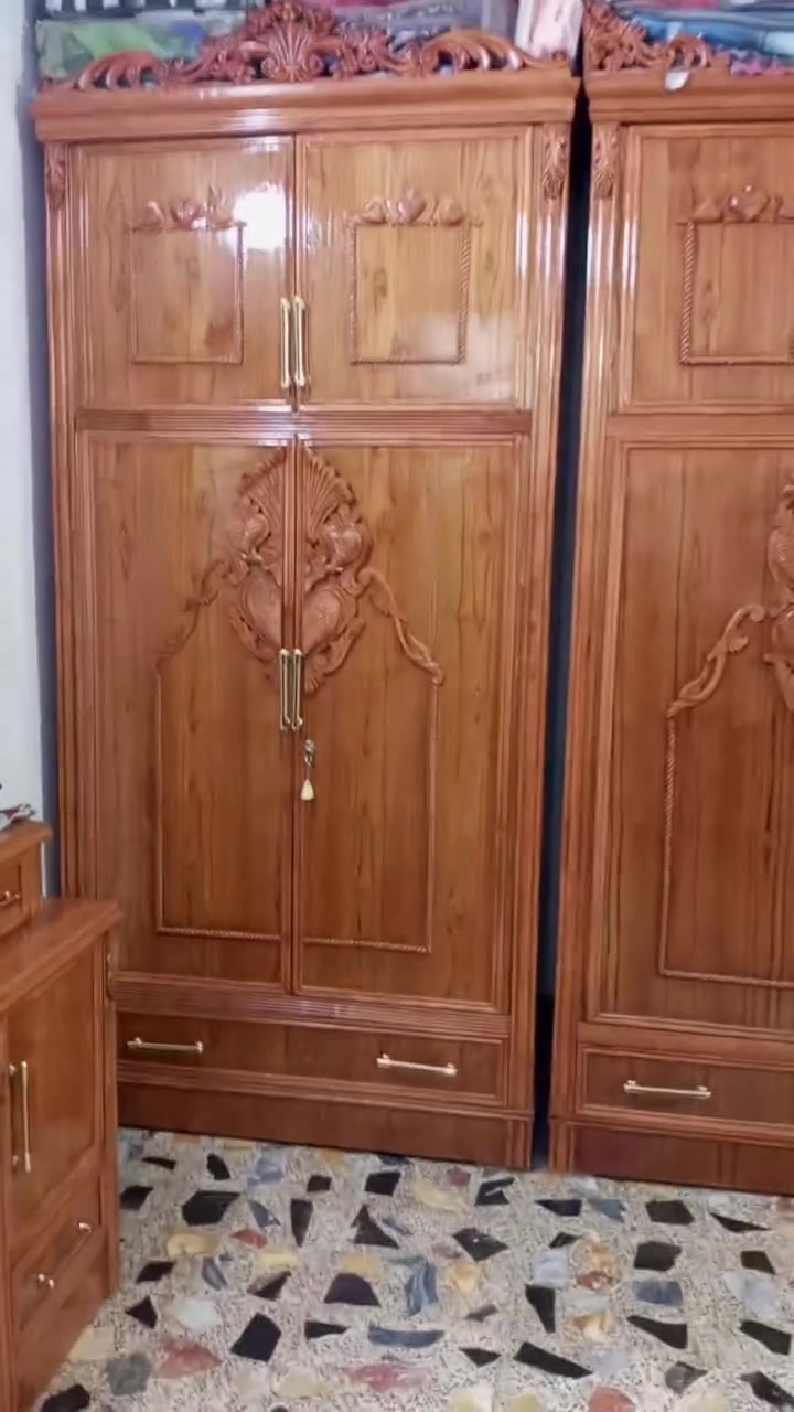 سلام عليكم غرفه صاج جدييييييده استخدام شهر واحد  تفصال ٦ ابواب وملحق تصميم تركي سعرها مليون 650 مكاني بغداد العبيدي  ***********

