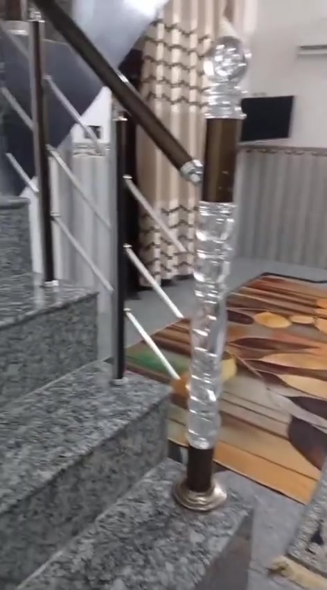 شغل جناي  درجة اولى مكانة قريب على شارع مجمعات تواصل *********** بيع فقط
100 متر طابق ونص رقم العقار  بنيان درجه اولئ دك ملاج البيت بي غرفتين وصالة ومطبخ  واستقبال وصالة الفوك بكد صالة الجودة  الأرضية كرانيت والجدار سيراميك سقوف ثانوية السعر 95 وبي مجال
