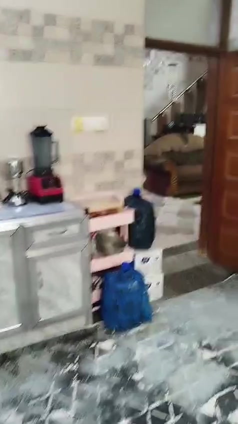 /// على بركة الله تعالى ///
بيت زراعي للبيع 
المساحة// ١٧٠متر 
التفاصيل البيت// طابقين 
الطابق الاول //غرفتين نوم واستقبال وصالة ومطبخ  وصحيات عدد٢ وكراج
الطابق الثاني//٤غرف نوم وصالة وصحيات وبيتونة والسطح
الخدمات كاملة// تبليط ومجاري وماءو كهرباء
العنوان //الزعفرانية. الاربع شوارع ..شارع مولد الكناني ..زراعي علي مكلف
السعر// ١٩٠مليون قابل للتفاوض
للاستفسار مراجعة مكتب دلالية المصطفى للعقار الزعفرانية الاربع شوارع خلف ماركت اللؤلؤة مجاور أسواق القبس اوالاتصال او مراسلة واتس اب ***********او***********
