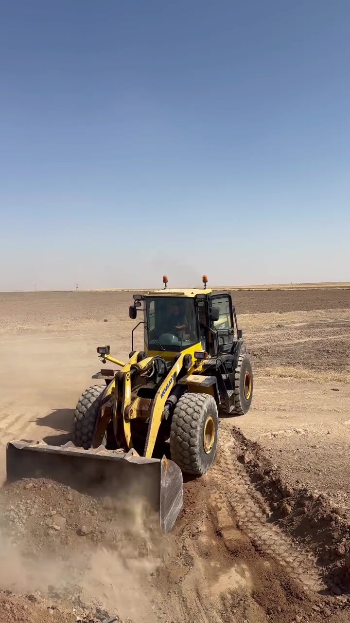 كوماتسو ٣٨٠ موديل ٢٠٠٤
***********
