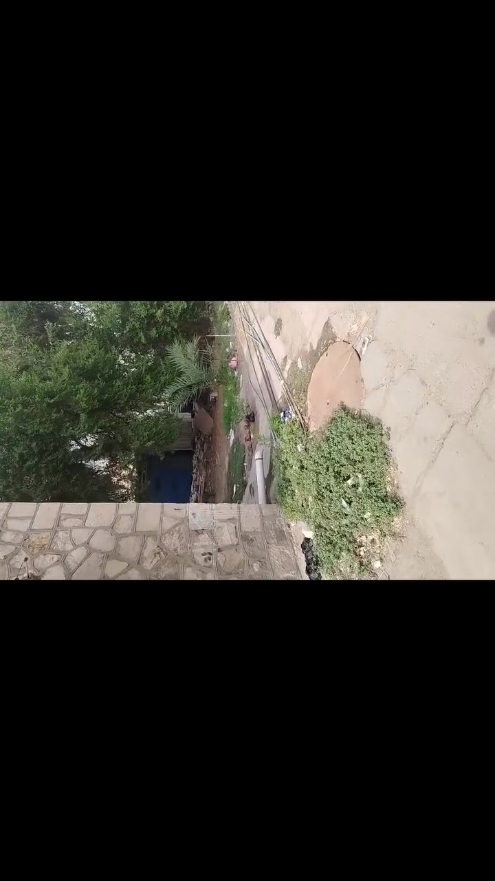 طابق ارضي • محلين • الفرع المقابل جبس اليز