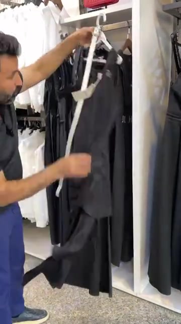 وهسه الصداري الاسود من قياس 40 الى قياس 54 .. الجودة عالية جدا جدا ومكفوله .. سعر التوصيل 5 الاف دينار  بغداد وكل المحافظات 🚖  العنوان : بغداد الدورة سوق الاثوريين شارع نادي المجتمع العائلي رقم الهاتف ***********___***********  . . . . . . . . #ملابس #اكسبلور #ازياء 

