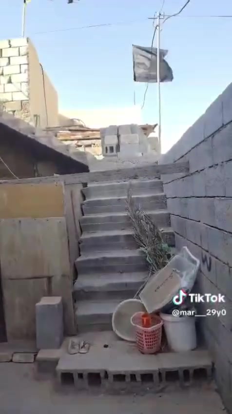 السلام عليكم
بيت للبيع سند 23 طابو صرف زراعي البيت نقص بيه

1الدرج ماكامل

2ابياض البيت كله

3الواجهة

مساحة البيت 216متر

يحتوي على غرف عدد 3

ويحتوي على درج خارجي يمكن استعماله للطابق الثاني

مساحة البناء 160 متر

سنة البناء 2022

البتلو طابوك والبناء بلوك ورباط فوك الشبابيك

الموقع الصالحية قرب حسينية الإمام المهدي مقابل نزلة بيت مروح الشراي يتواصل مع الرقم واتساب مكلف بلنشر ‏‪***********‬‏
