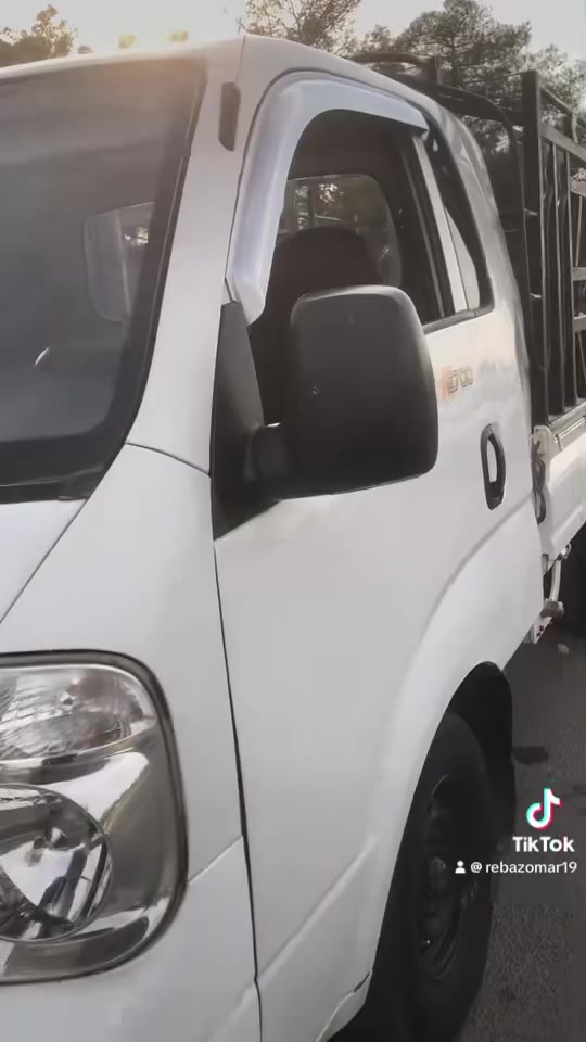 شاحنة • ٢٧٠٠ • موديل ٢٠١٠