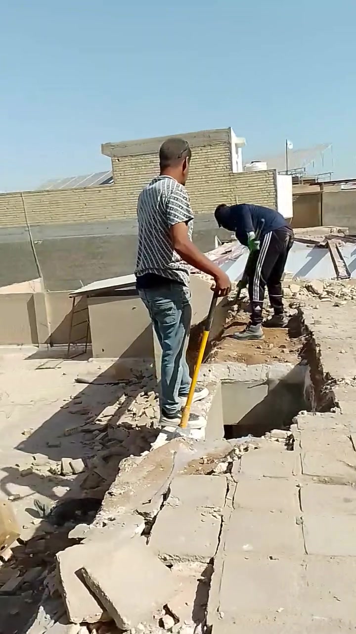 السلام عليكم نعمل بالتفليش البيوت القديمه والترميم ***********
