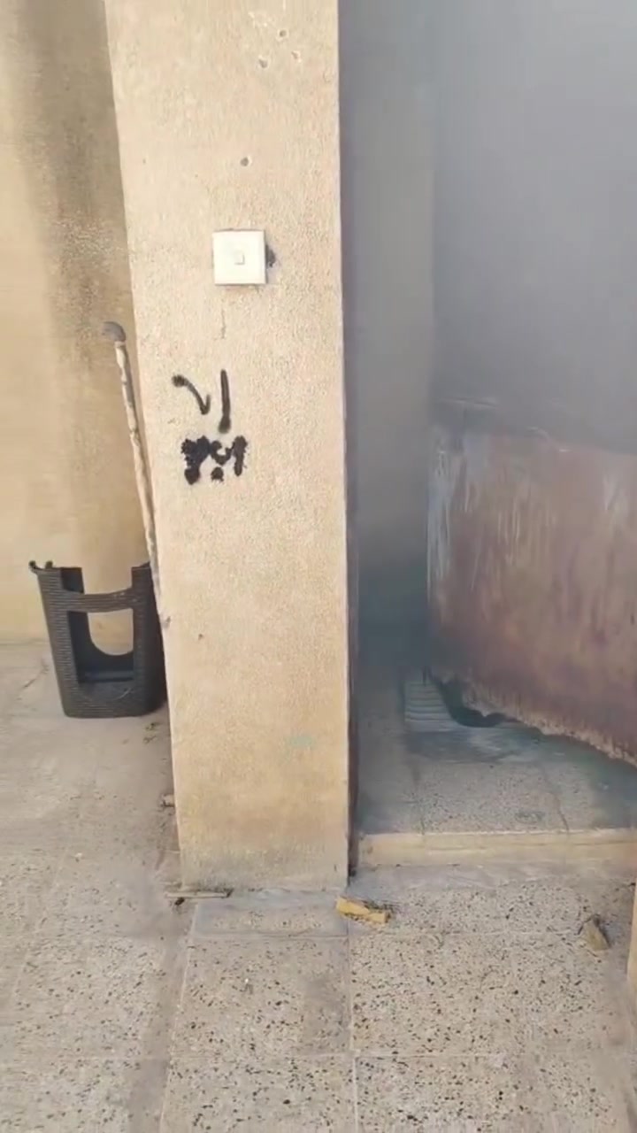 🏡 دار للبيع في الموصل – الجانب الأيسر
📍 حي سومر – منطقة الساهرون
📐 المساحة: ١٠٠ م²
🏠 طابق واحد

💰 السعر على الخاص أو مراجعة مكتبنا

📞 مكتب الكنز للعقارات
***********
***********
