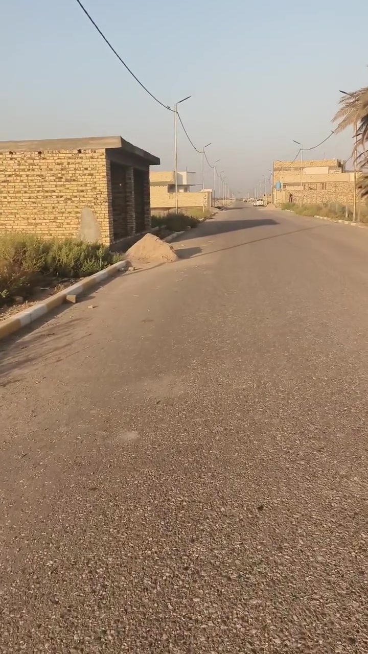 سلام عليكم عرصه 250متر ب15وبيهي مجال وجه 10نزال 25كافت الخدمات شارع تبليط 12متر ناره اليليه ورصفه ماء خطين مدرسة 🏫 ابتدائيه ومتوسطه مركز صحي 
***********
