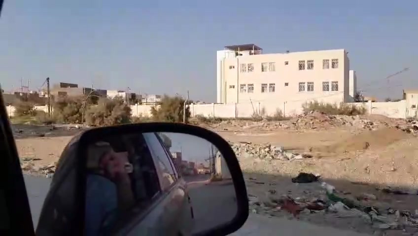 للبيع بيت في حي الوحدة 
180 متر طابقين 
غرفتين نوم وصحيات فوك والطابق الارضي غرفة ومطبخ وهول واستقبال وصحيات داخلية وخارجية 
السعر 95 
للشراي الاتصال *********** واتساب 
@إشارة
