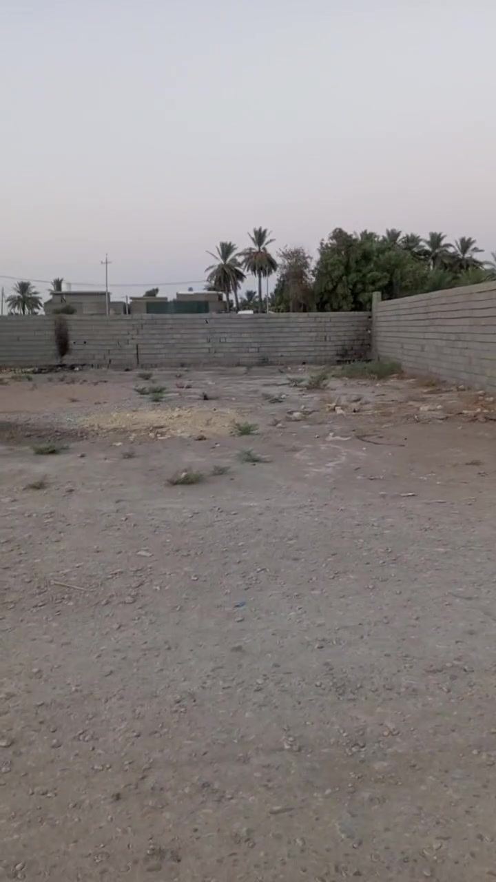 سلام عليكم 

قطعة للبيع مساحة 200م
واجهة 10ونزال 20
حي الحكيم قريبه ع كورنيش 
الاستفسار ‏‪***********‬‏
