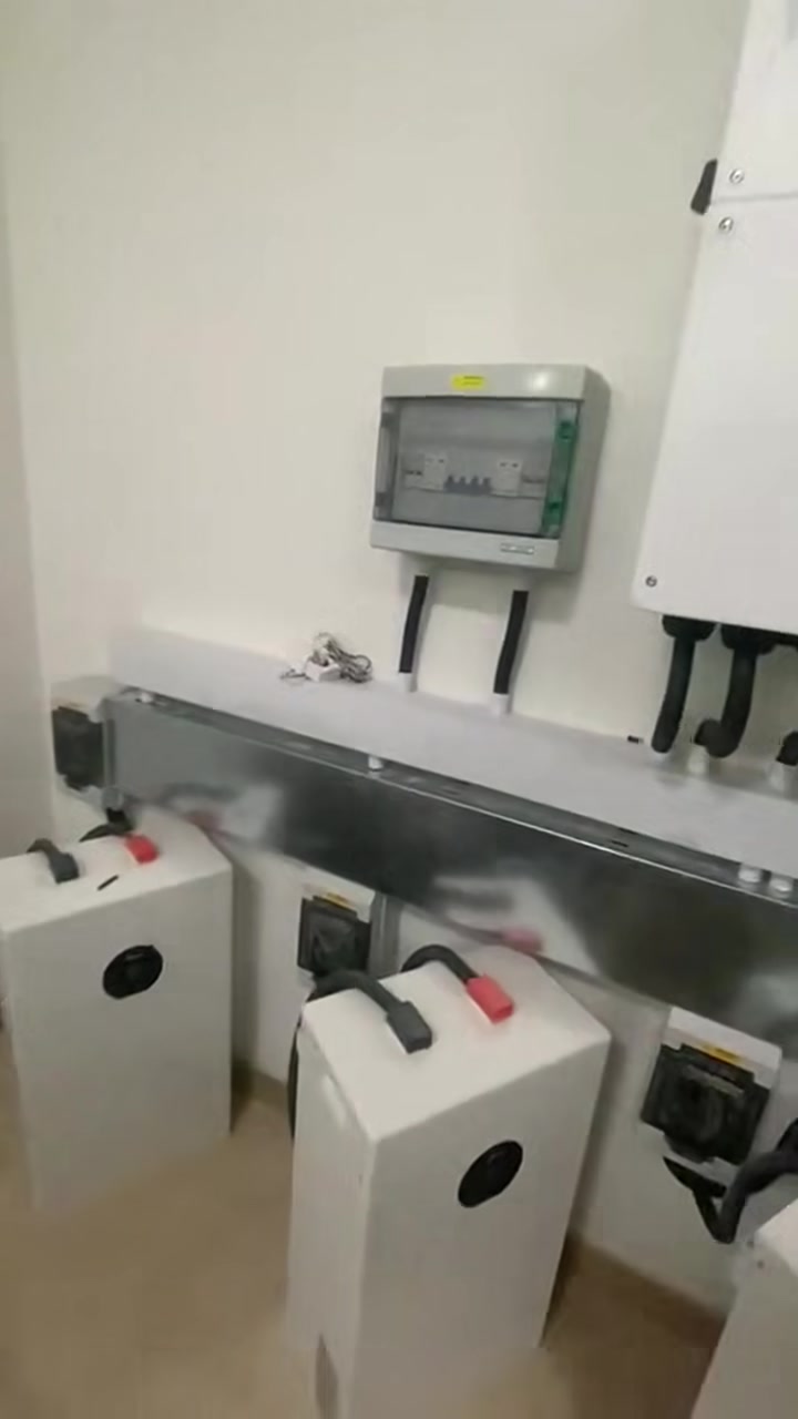 طاقة مستدامة.. بترتيب وأمان عالي! 🌟
تعلن شركة Power Security عن تجهيز ونصب أحدث منظومات الطاقة الشمسية الهجينة (Hybrid)، المصممة خصيصاً لتحمل أجواءنا وبأعلى كفاءة تشغيلية

ليش تختار هذي المنظومة؟
 اعتمادية كاملة: إنفيرتر Deye 16kW الي يتحمل أقوى الأحمال ويوفرلك سلاسة بالتحويل.
 
خزن حقيقي ومضمون: 4 بطاريات ليثيوم Deye بعمر افتراضي طويل جداً وأداء مستقر

 شغل هندسي نظيف: شعارنا هو الترتيب؛ المنظومة يتم تنصيبها بأسلوب عصري ومنظم يجمع بين جمالية المظهر وأعلى معايير السلامة والأمان

المستقبل صار يعتمد على الطاقة النظيفة، ابدأ توفيرك اليوم مع Power 

📞 للتواصل والدعم الفني:
 رقم الهاتف: ***********
 📍 الموقع: بغداد

 #اكسبلور  #طاقة_شمسية  #فيسبوك  #ريلز
 Pixel Team
