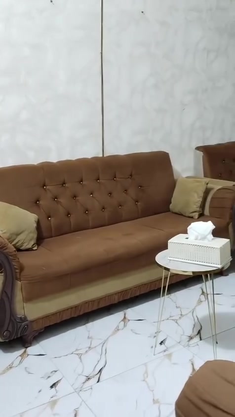 سلام عليكم  تخم 5 قطع 10 مقاعد  تسكام كلش نظيف مابي اي ضرر ولونه احلى من تصوير بالف مره سعره 215 وبي مجال قليل للتواصل ***********
