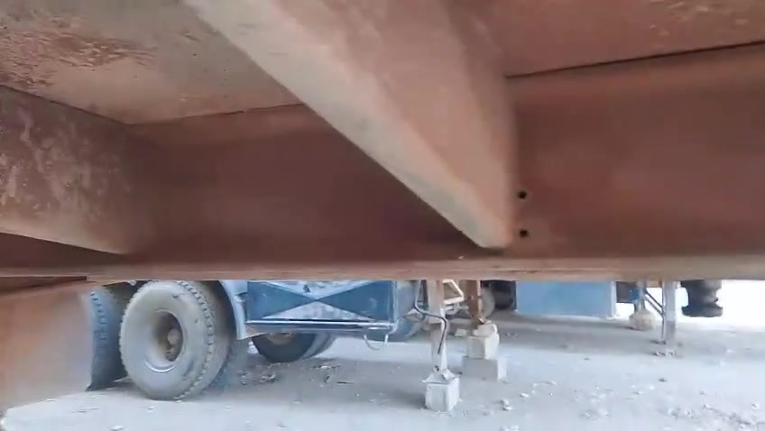 سلام عليكم للبيع عربانه شاصي حدادي ١٦ دناكير سكانيا مجموعه تايرات عل شغل مع سبيرات عدد٢ مكان الأنبار القائم سعر ٤٥ ورقة وبيه مجال لتواصل ***********
