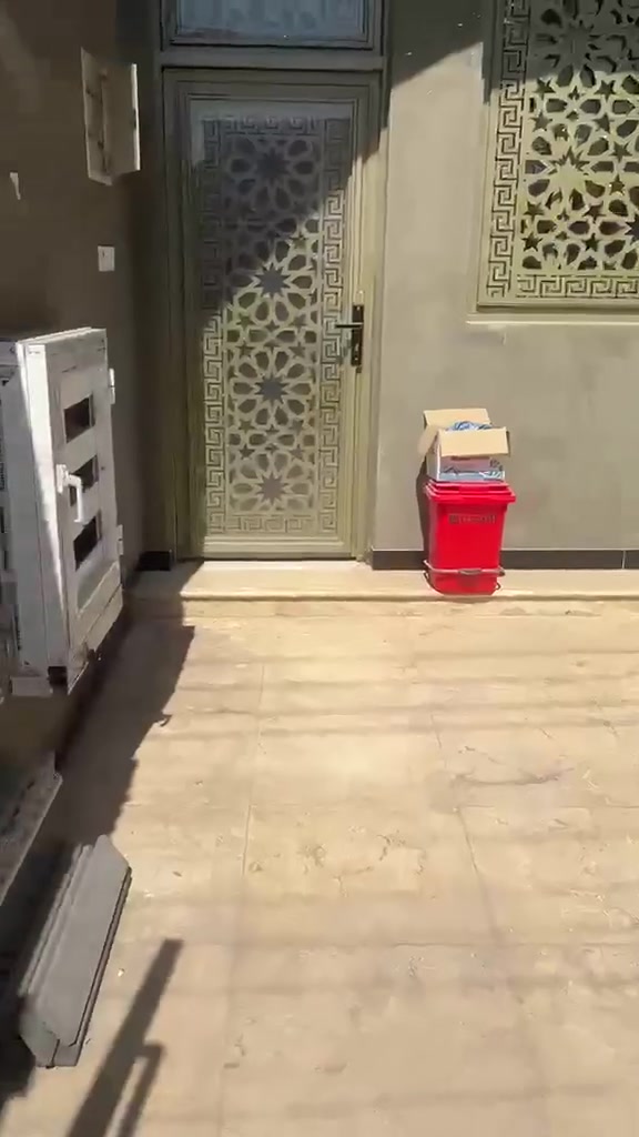 منزل طابق واحد ايجار
حي المهندسين 
150 متر
غرفتين وصالة واستقبال ومطبخ وحمام
700 الف
هاتف***********
