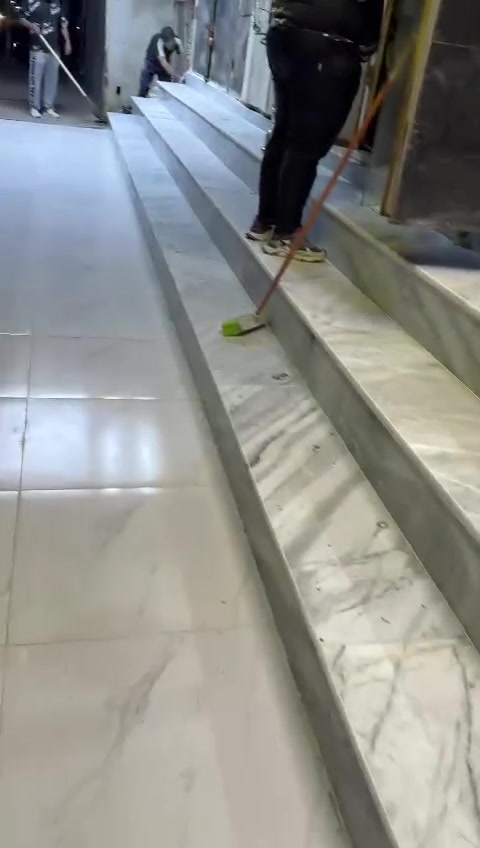 السلام عليكم خلفه سيراميك بورسلين مرمر متفرغ حالياً وهذه واتساب راسلني وتدلل حبيبي ***********
