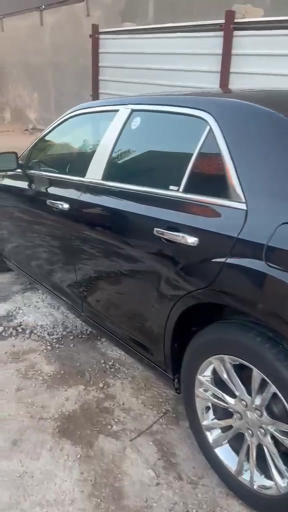 سلام عليكم كرايسلر C300 موديل 2016رقم سليمانيه دولي تحويل وكالة موجود
سياره فول مواصفات معروفه مواصفاته كير محرك تبريد حداديه خير من الله 
سياره داخله كلين بدون حادث هنا بالعراق بيه بارد وكارت بسيط موضح بالسونار للاستفسار التواصل على الرقم *********** العنوان كربلاء السعر 225$ وبيه مجال
