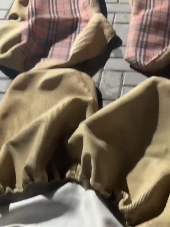 السلام عليكم شباب تلبيسه للبيع تفهم الشيري هايسه جنبي فتون عاليه تلبيسه جديده هذا رقم الهاتف ***********
