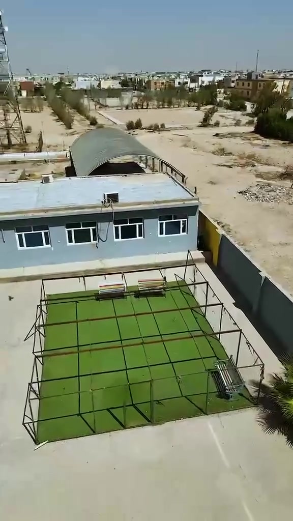 تود  إدارة مدرسة بيتي الاهلية في النجف الأشرف أن توضح للرأي العام ولأولياء أمور طلبتنا الكرام بطلان الإدعاءات والمعلومات المضللة التي نشرها أحد أعضاء مجلس المحافظة بشأن عائدية المدرسة ونؤكد بشكل قاطع أن المدرسة مجازة أصولياً وفق  القوانين النافذة وتملك كافة الأوليات والمستمسكات الثبوتية التي تؤكد صحة إجراءاتها وموقفها القانوني والتعاقدي مع المستثمر وما تم نشره حول زيارة المدرسة لغرض تسليمها إلى البلدية أو التربية لجعلها حكومية هو كلام عار عن الصحة تماما ولم يطرح مطلقا أثناء الزيارة.نؤكد استمرار الدوام بصورة طبيعية مع احتفاظنا الكامل بالحق القانوني لملاحقة كل من يسعى لإرباك الطلبة والمساس بالمؤسسة.
#مدارس بيتي الاهلية للتعليم الابتدائي والثانوي (بنين/بنات)
