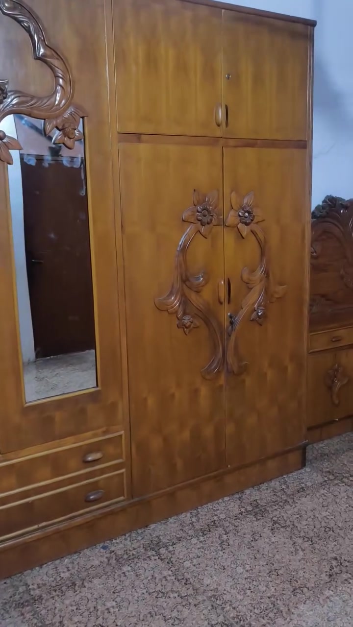 غرفت نوم كامله نظيفه صاج اصلي تفصال كلها للبيع المكان بغداد الحبيبيه ***********
