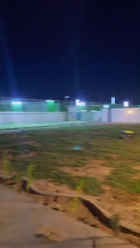 اهلا بكم في مزرعة سن سيت
تحتوي المزرعة على مسبح للكبار والصغار 🏊🤽 وتحتوي على العديد من الجلسات الخارجية 🏖️🏕️ وصالة للالعاب بليارد ومنضدة 🎱🏓 ووبلي ستيشن 🎮 وملعب كرة قدم وطائرة 🏐⚽ كراج يتسع لاكثر من ١٠  سيارات 🏎️🏎️ وباربكيو ومطبخ مجهز بالكامل وغرفتين نوم وثلاث حمامات
يتوفر حجوزات صباحي ومسائي لهذا الاسبوع بأسعار مناسبة 
العنوان بغداد ابو غريب
*********** واتساب
المزرعة موثقه في تطبيق اجرلي
