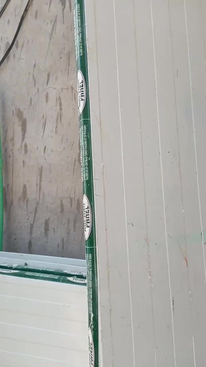 سلام عليكم
سندويج جدران قياس 280 
العدد 11 قطعه سندويج 
مال غرفه الاتصال 
***********
