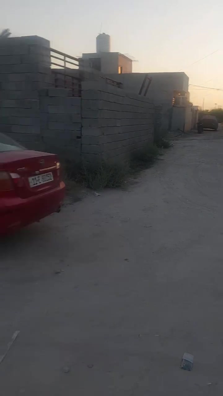 السلام عليكم  عندي قطعه 150متر اول متدخل البو ادخيل يم الكنطره ثالث فرع حلوه وموقعها حلو خدمات يم بيت شيخ علي المسير مساحه 8ونص ونزال 18ونص *********** 
قرار قاضي من صاحبها الشرعي ومكاتبه
