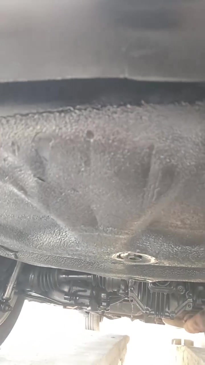 سلام عليكم سياره بطه فصل لون لولوي محزم كير ومكينه اثنين ونص ديلكو كارتون مكفوله من النقل الجثه ولكص ولصوليات كهربايات شغاله تبريد ثلج تخم تاير بسمي تحويل ثاني يوم رقم انكليزي مكان ميسان سعر 67,,,, وبيه مجال للطيبين اتصل وتتلل رقم ***********
