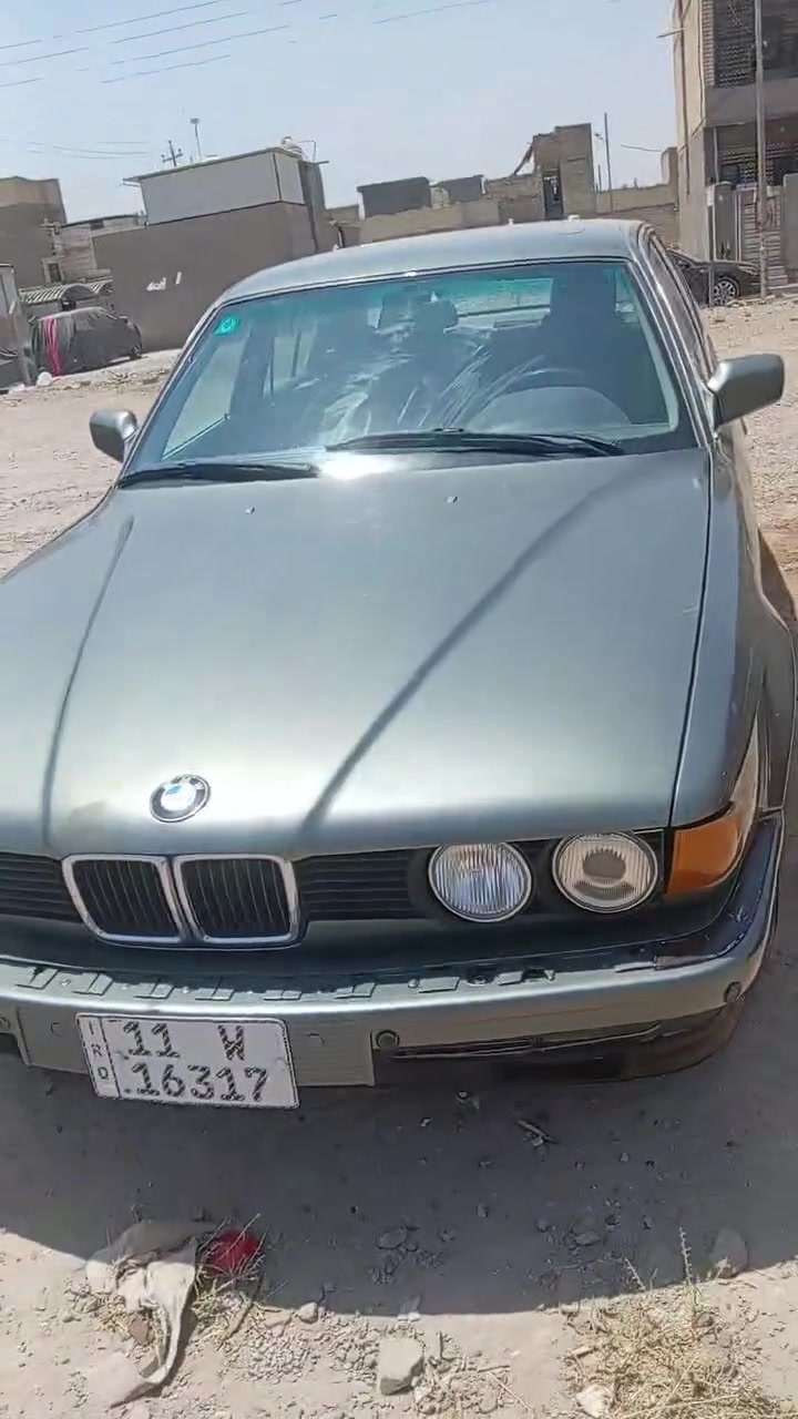 السلام عليكم البيع بي ام ٧٣٥ رقم بغداد انكليزي بسمي ثاني يوم تحويل كير ومكينه بل جيس تبريد منقص غاز سياره بدون ضربه ولا خياس فتحه تخم تايرات جداد صدره خلفي ولا أمامي جديد ٧٥ بل ١٠٠ كهربائي كلها شغله سعر ٤٠ وبيها مجال مكان بغداد تقاطع درويش رقم*********** صاجات ملتها موجودات ونيكله والكبات هم
