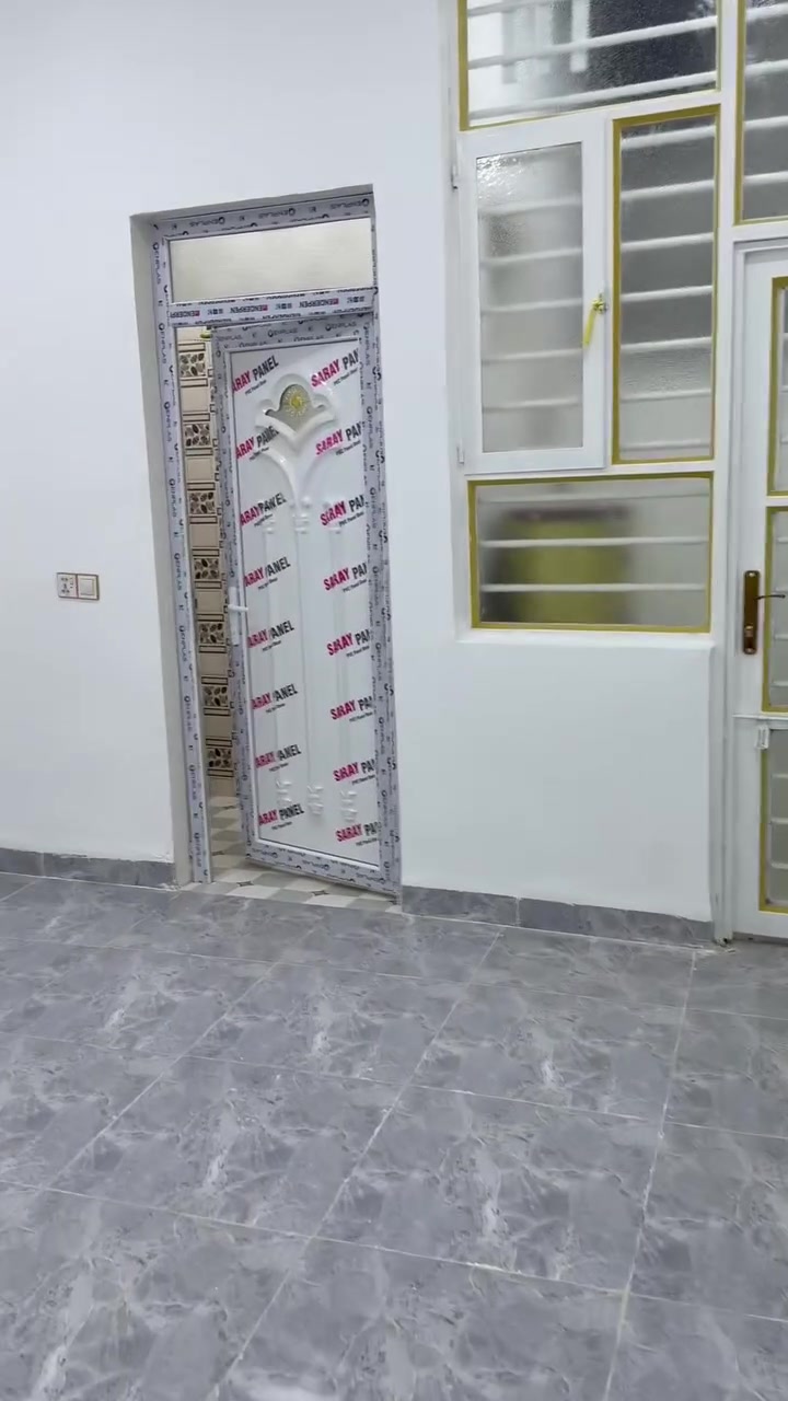 بيت للبيع مساحه 100م بناء جديد 2025 بيت عتبته حلوه يبعد عن شارع 100 مسافه قريبه عنوانه شارع 100 قرب شارع شريفه السعر 68 وبي مجال الاستفسار ***********
